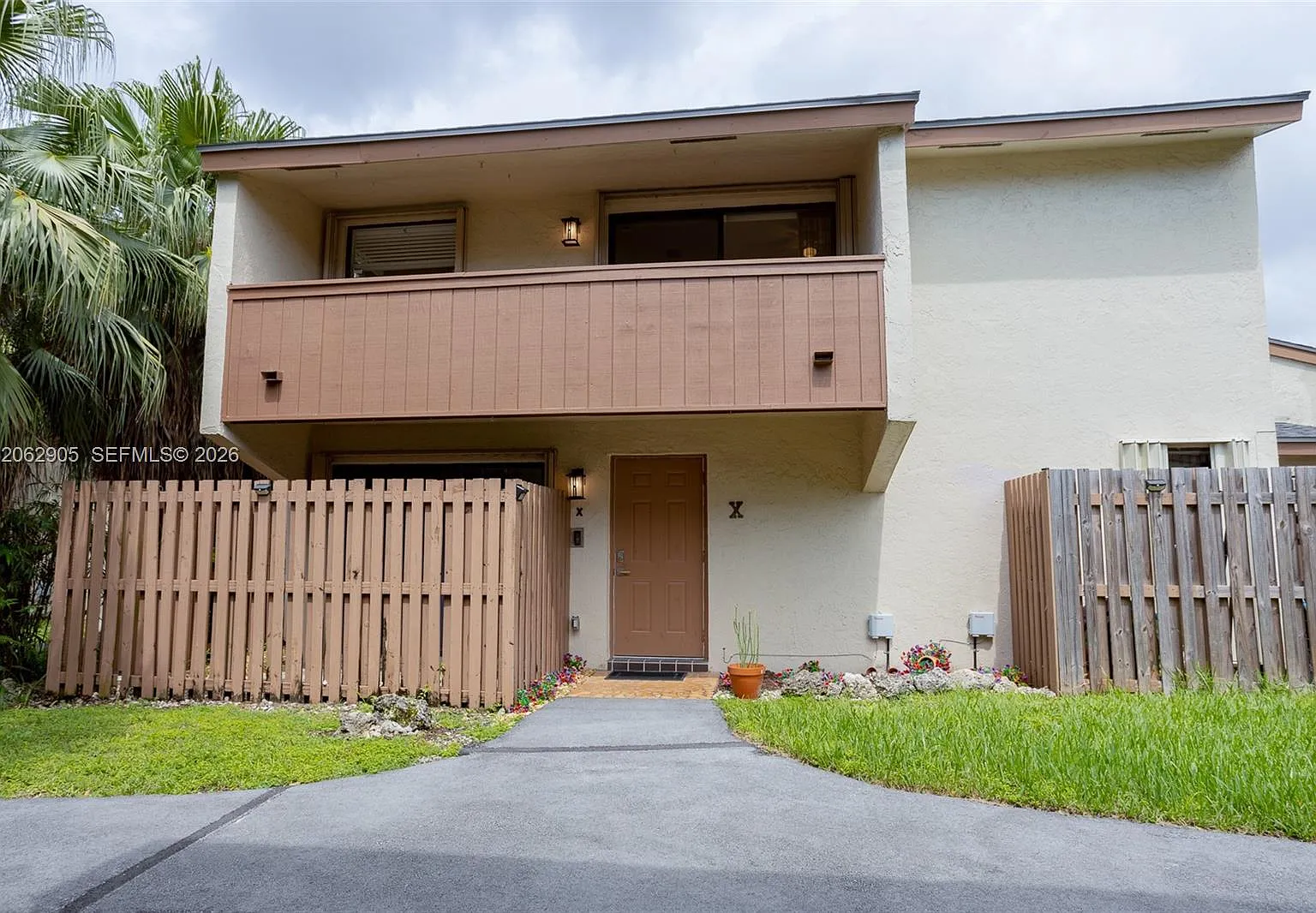 Greenglades Condo13 — Photo 1