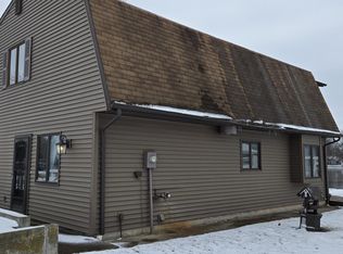 33 E Ireland Dr, North Manchester, IN 46962