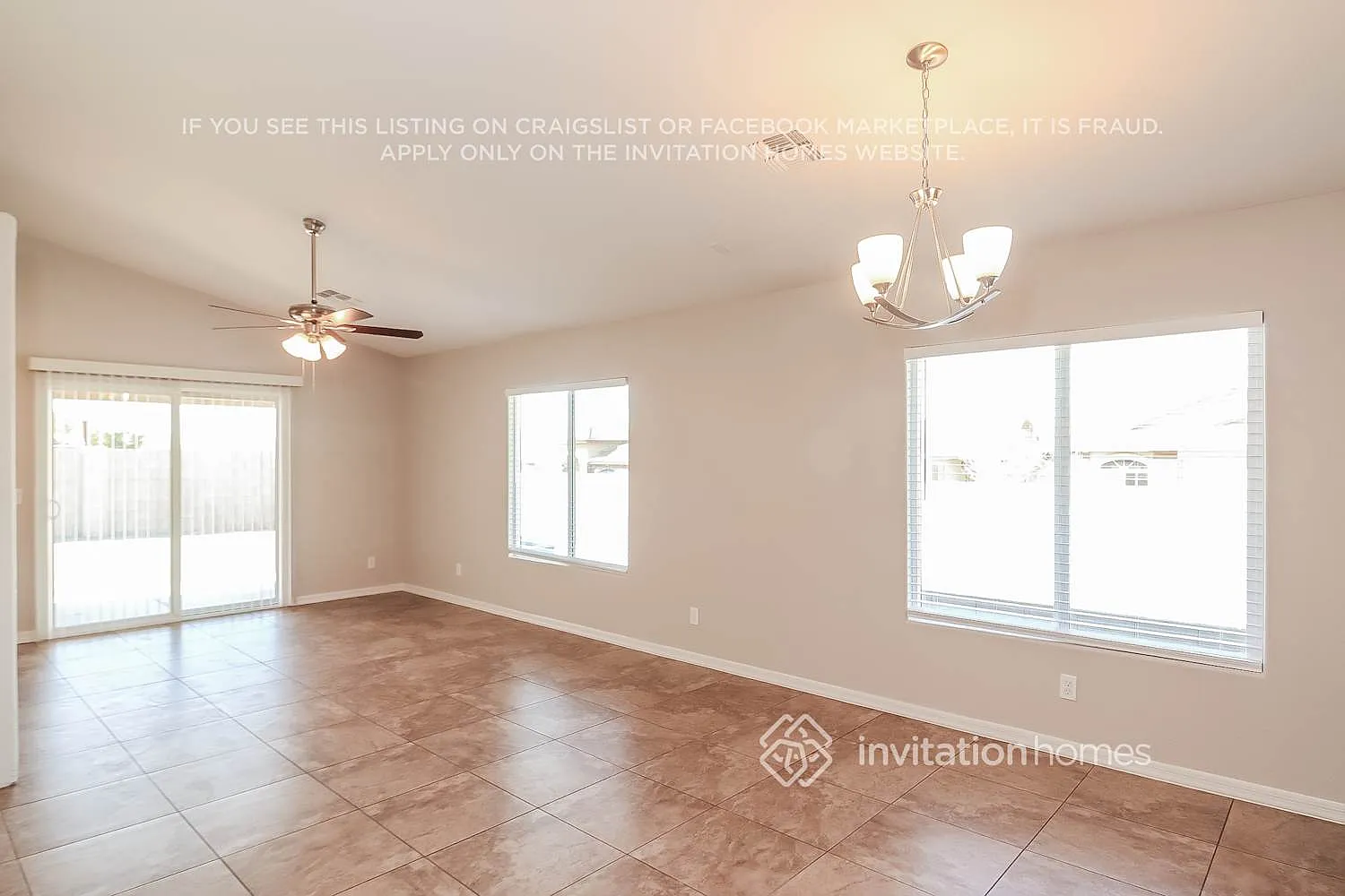 5726 S 27Th Dr Phoenix, AZ 85041 — Photo 4