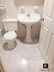 Rented by R New York