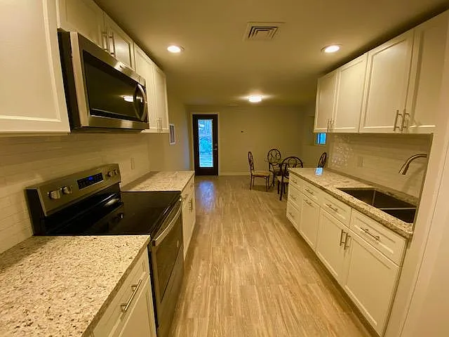 Fox Hollow Ridings Ct — Photo 2