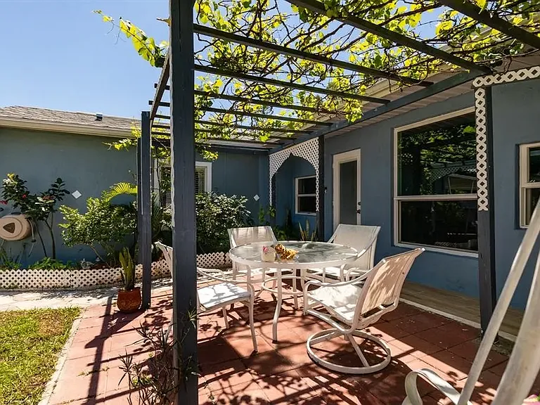 4915 Dr Martin Luther King Jr St N — Photo 38
