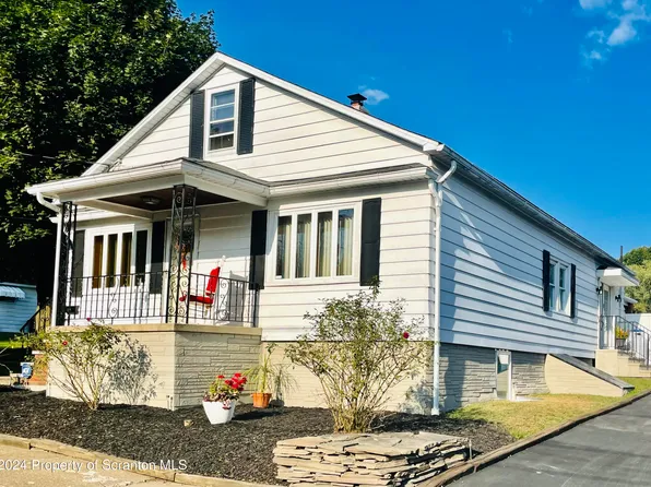 52 Humphrey St, Old Forge, PA 18518