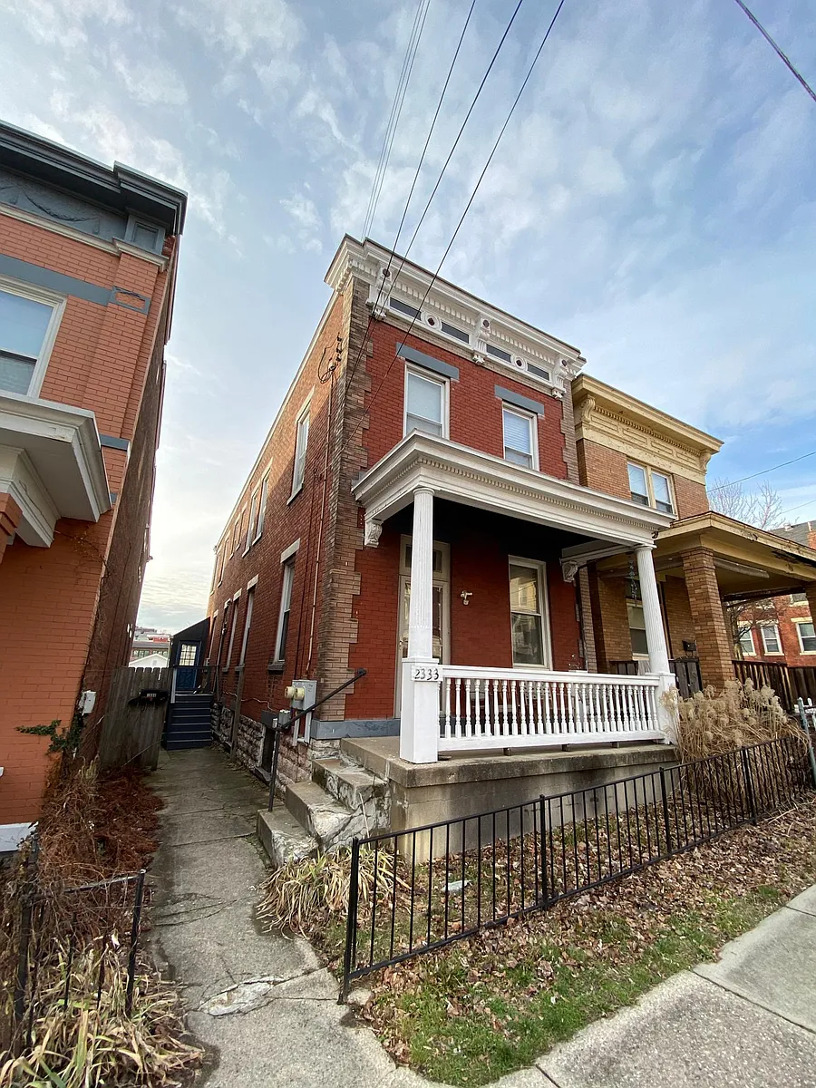 Building Photo - 2333 Flora St