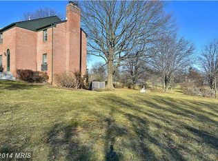 11789 N Shore Dr, Reston, VA 20190