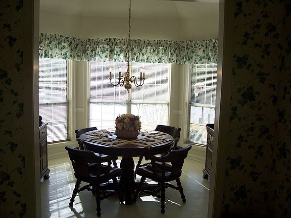 Seperate dining room