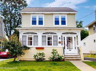 41 Edgecomb St, Albany, NY 12209