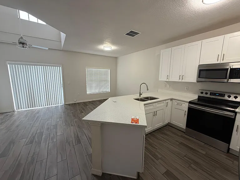 2019 Claudia Ln — Photo 8