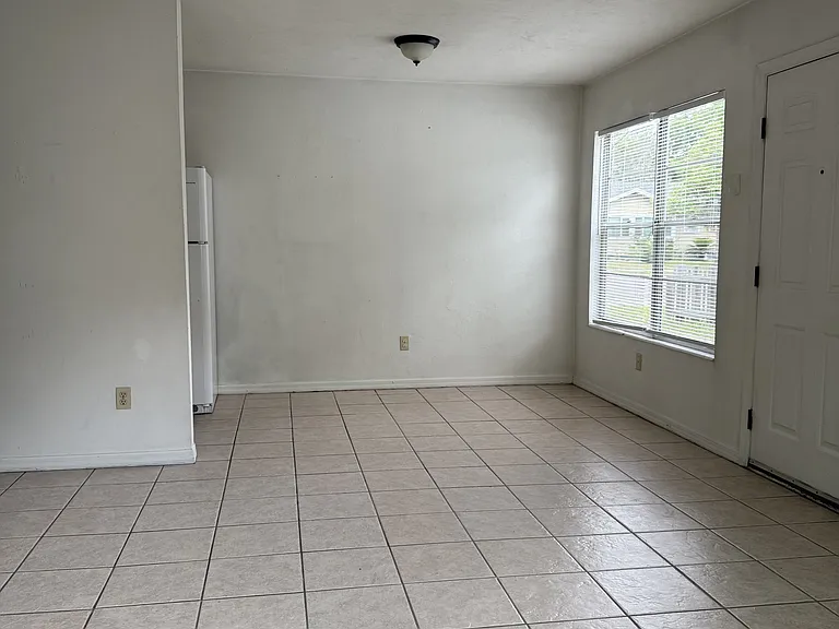 537 NW 30th Ave — Photo 8