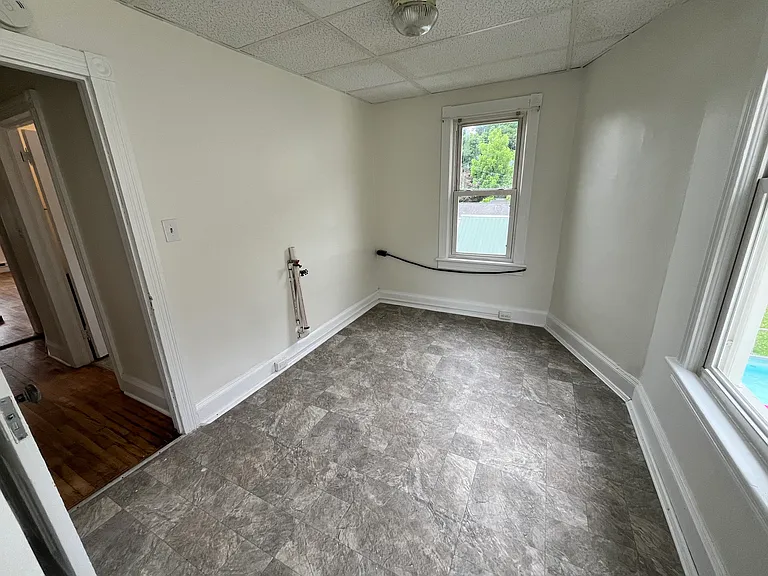 324 Broadway #1/2 — Photo 16