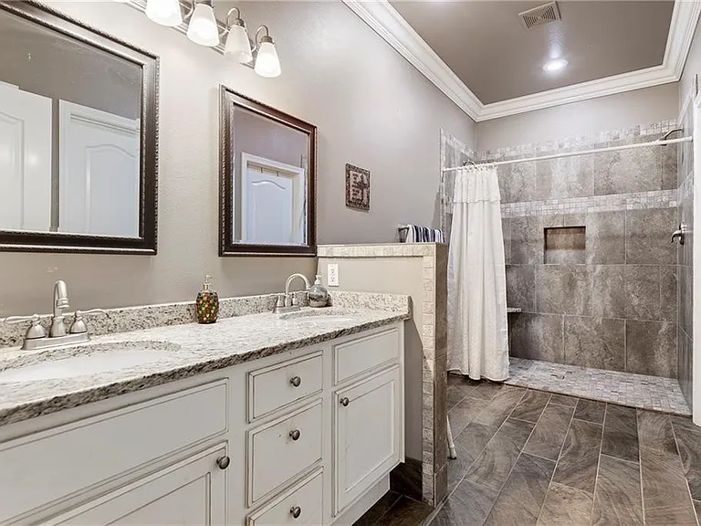 11073 Club House Pkwy — Photo 14