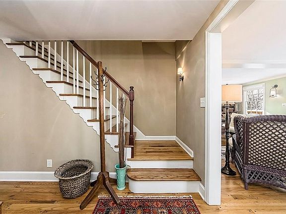 2nd image of 429 Mount Parnassus Dr