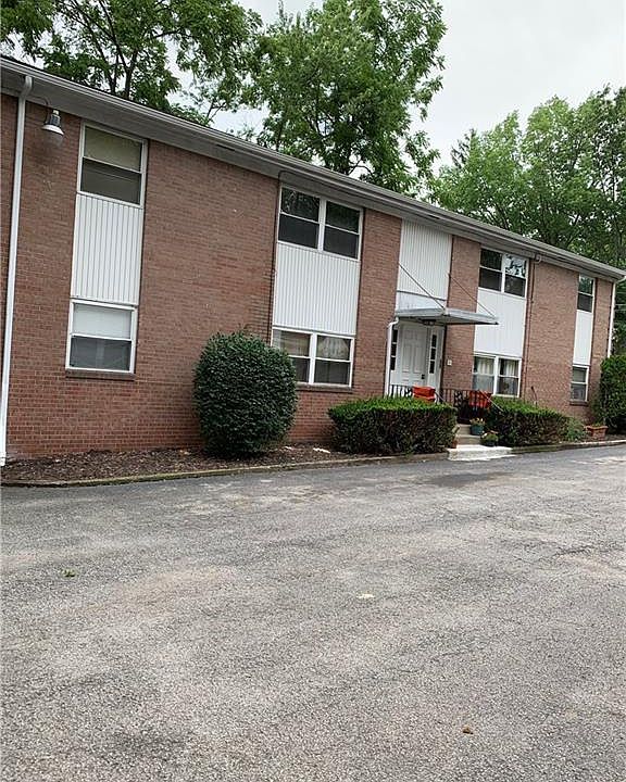 1st image of 51 Willow Dr