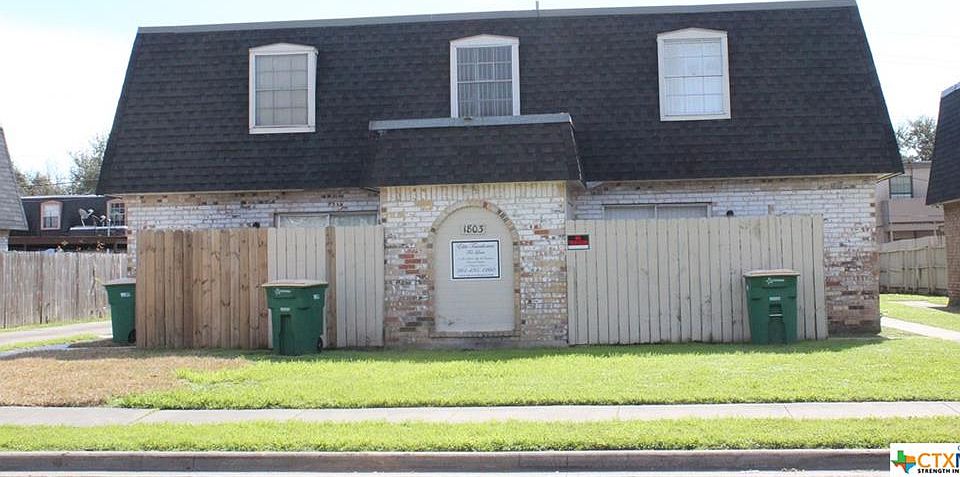 2nd image of 1803 Rosemary Ave