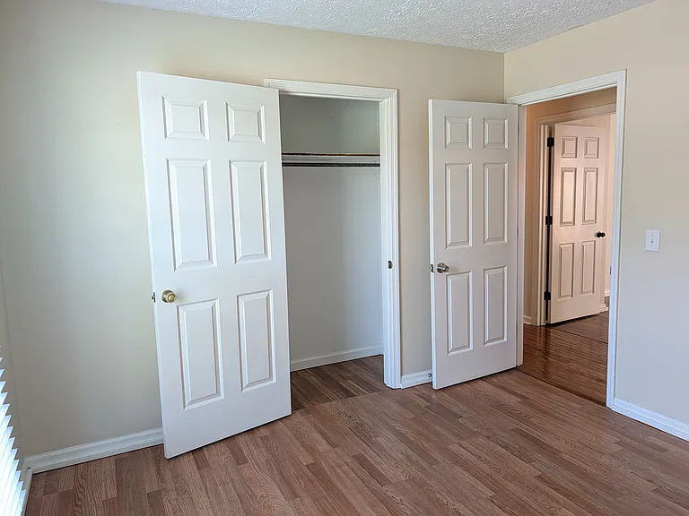 102 Post Oak Rd — Photo 12