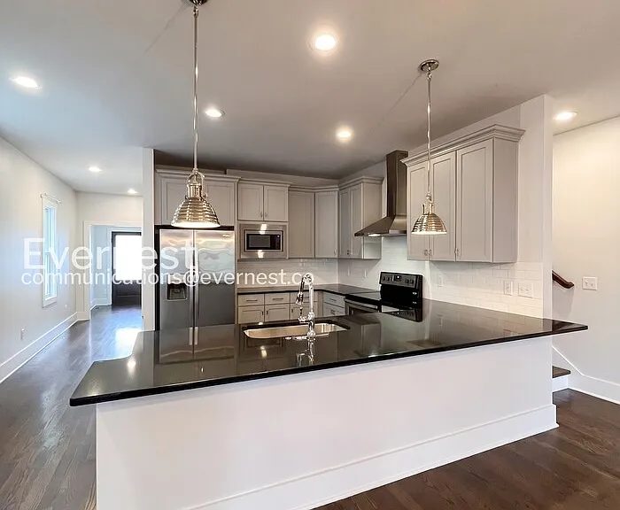 1003B Spain Ave — Photo 3