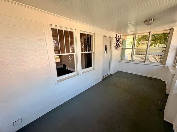 2nd image of 814 16th St
