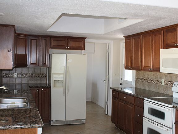 3rd image of 3132 Silversmith Dr