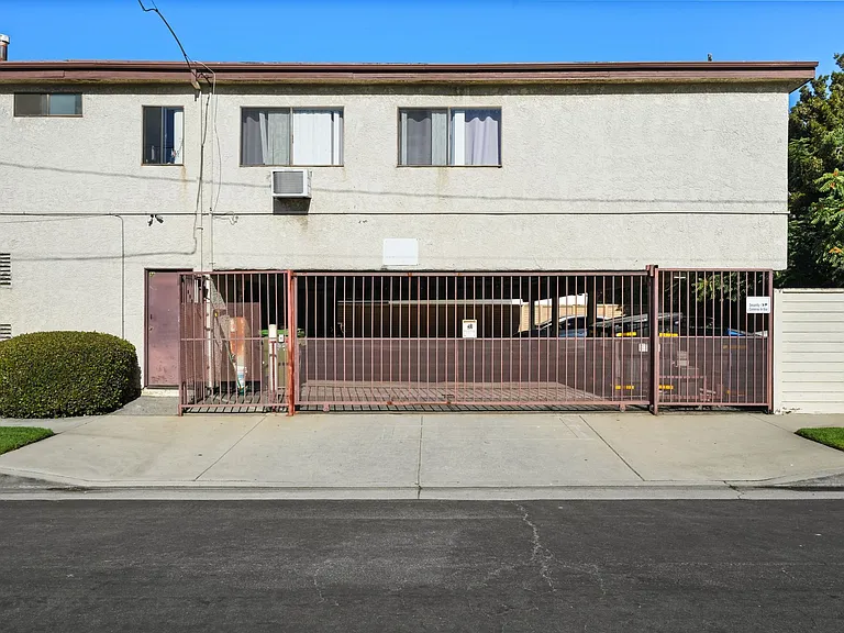 12603 Oxnard St #6 — Photo 18