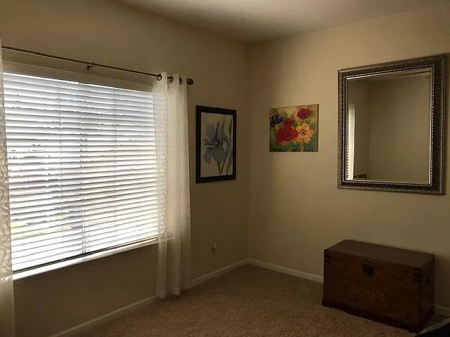 10379 N Pierpont Cir — Photo 3