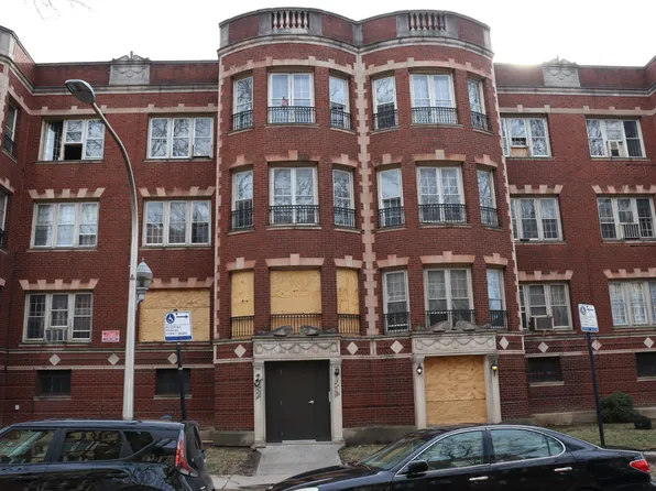 2219 E 70th St #2D, Chicago, IL 60649