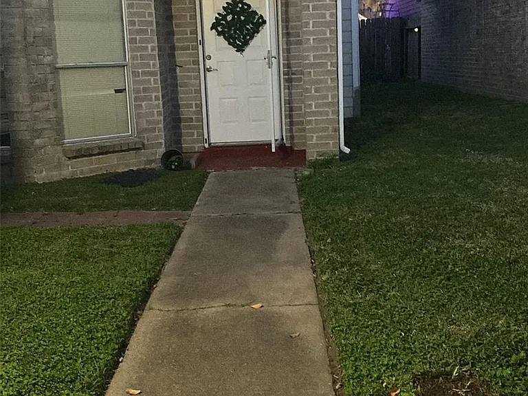 11818 Plumbrook Dr — Photo 17