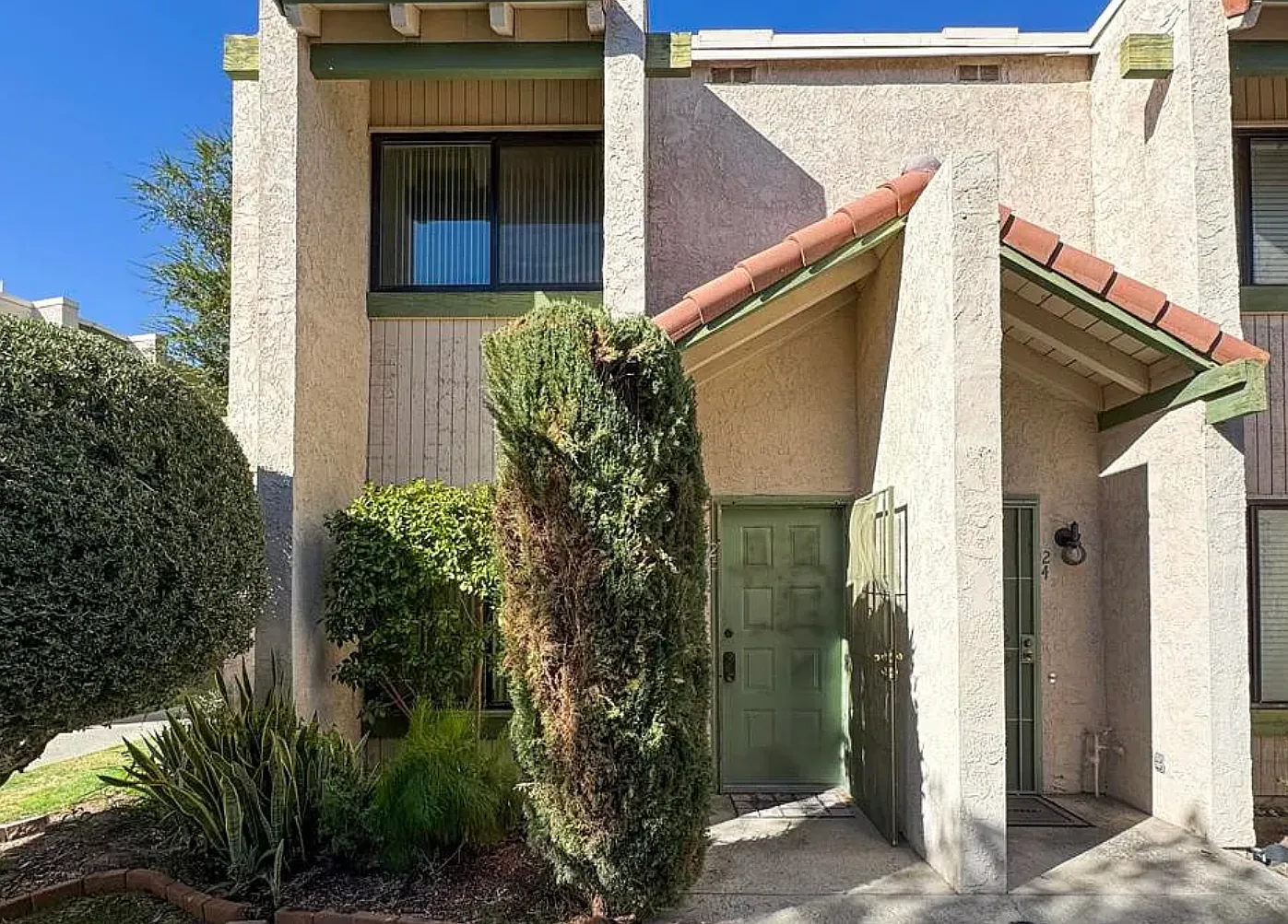 2 bed, 1152 sqft, $2,200 — Photo 1