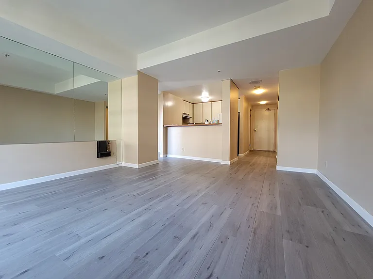 601 Van Ness Ave #211 — Photo 8