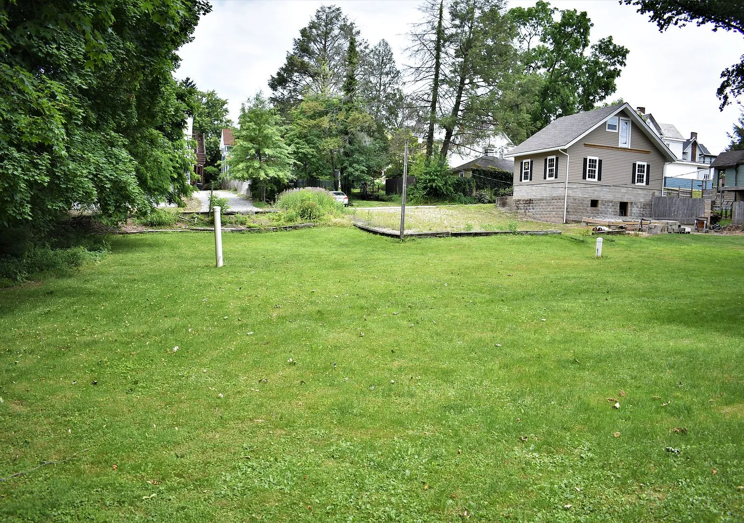 1029 School — Photo 2
