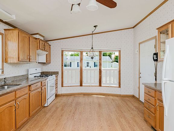 4th image of 173 Bumila Dr