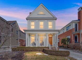 682 Wallace St, Birmingham, MI