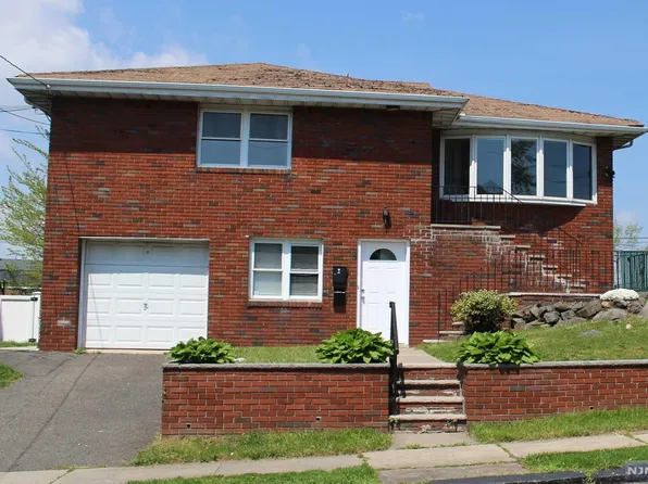 205 13th St, Palisades Park, NJ 07650
