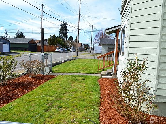 3rd image of 3303 S 64th Street
