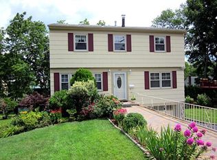 122 Bowbell Rd, White Plains, NY 10607
