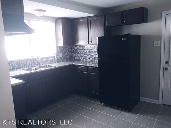 4th image of 3011 Clouet St