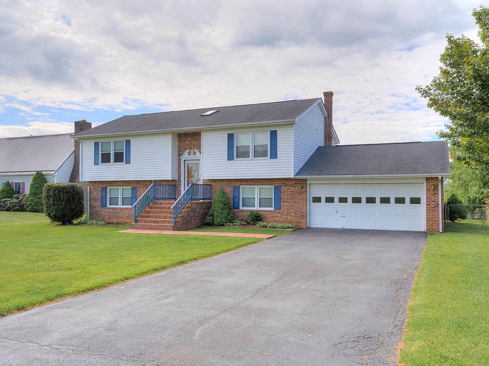 1st image of 3877 Briarcliff Dr