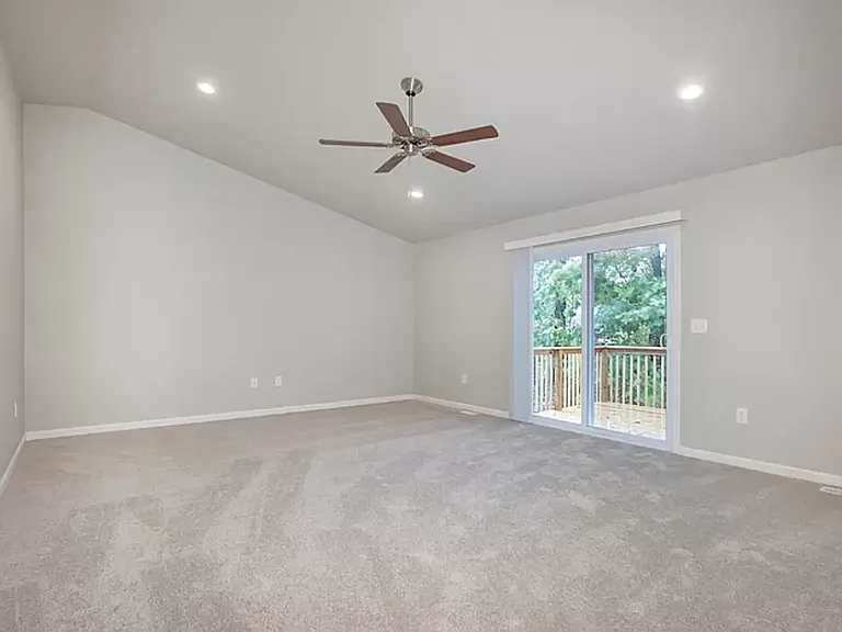 372 White Pine Ct — Photo 16