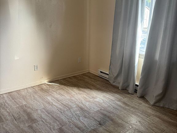 5th image of 201 E 16th Ct APT 2