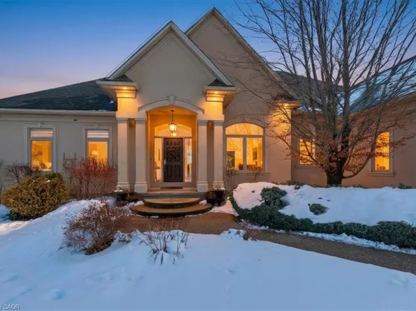 86 Canters Close, Kitchener, ON N2C 2R3