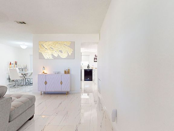 5th image of 1381 SE San Ignacio Lane