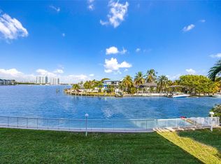 2841 NE 163rd St APT 215, North Miami Beach, FL 33160