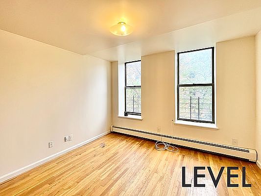 3rd image of 396 Tompkins Ave #3A