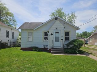 2933 Lyon St, Des Moines, IA 50317