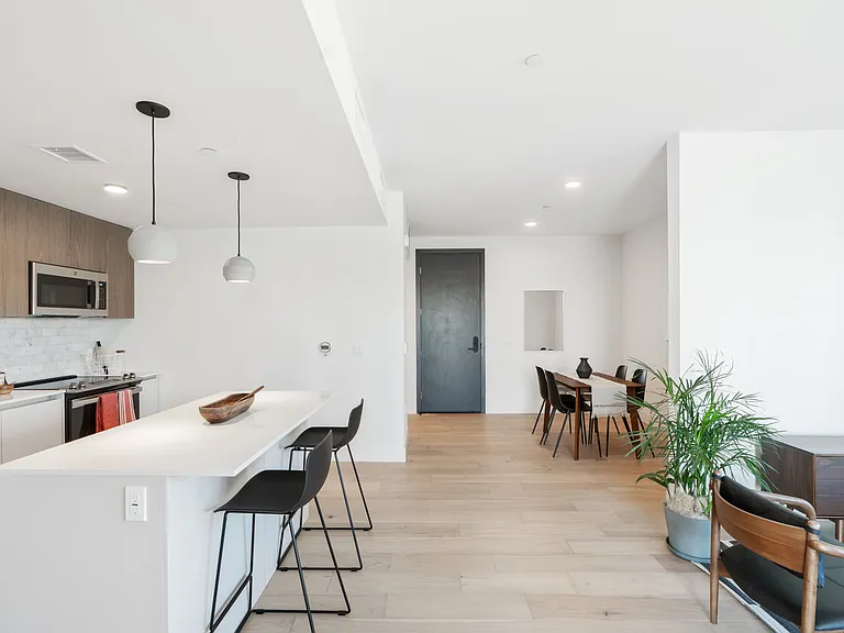 5751 Lexington Ave #201 — Photo 13