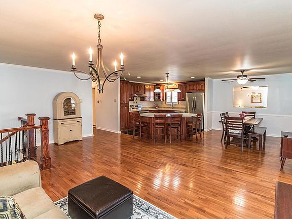 2nd image of 6517 Suson Woods Dr
