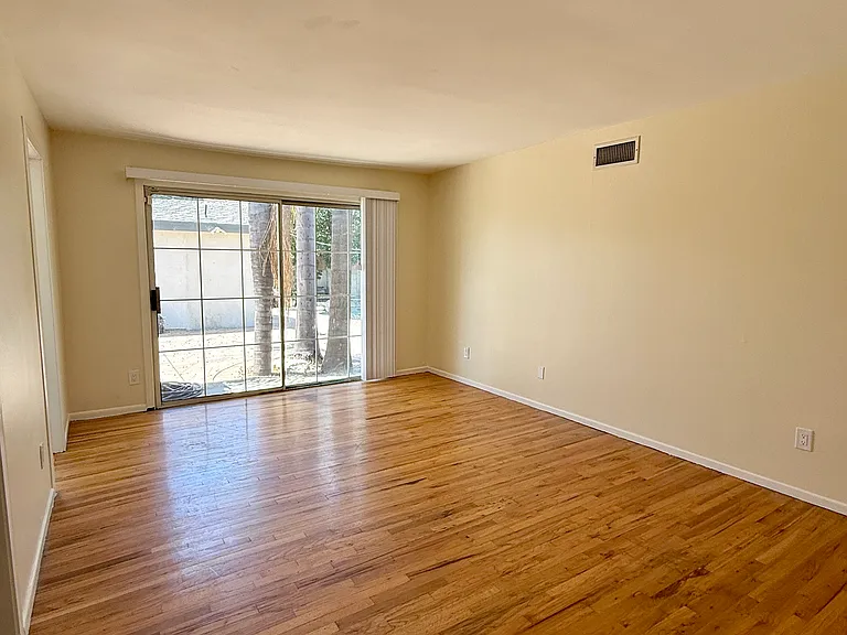 15942 Londelius St — Photo 18
