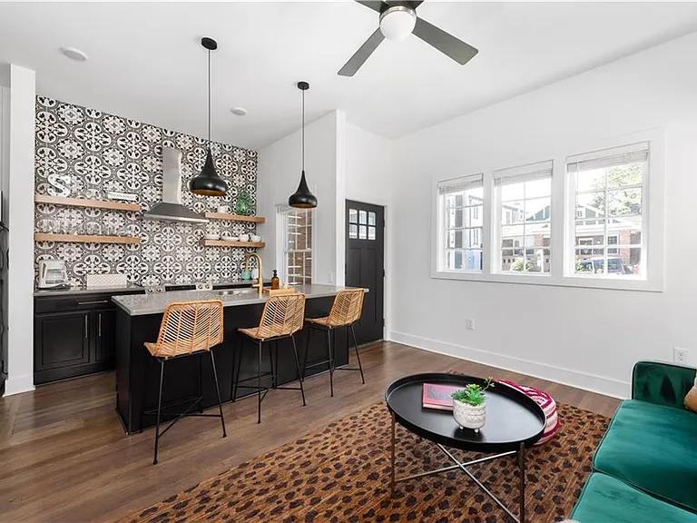 538 Winton Ter NE #A — Photo 14