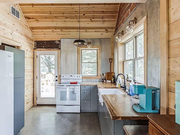 5th image of 2442 Lingenfelter Rd