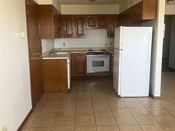 North side kitchen/dining