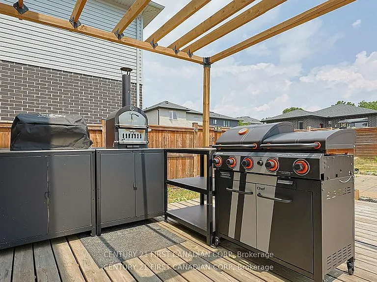 464 Jessica Way — Photo 36